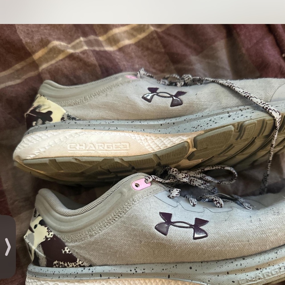 Under Armour Light Gray Sneakers with Black and Pink Details